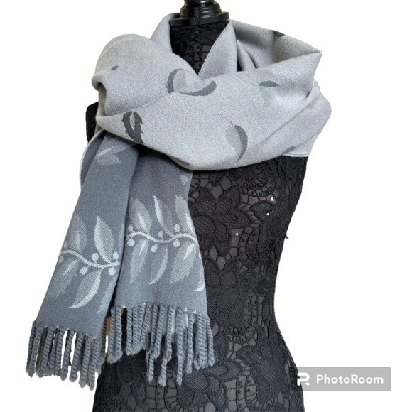 Vintage Accessories - Vintage Gray Italian Wool Leaf Pattern Blanket Scarf Wrap